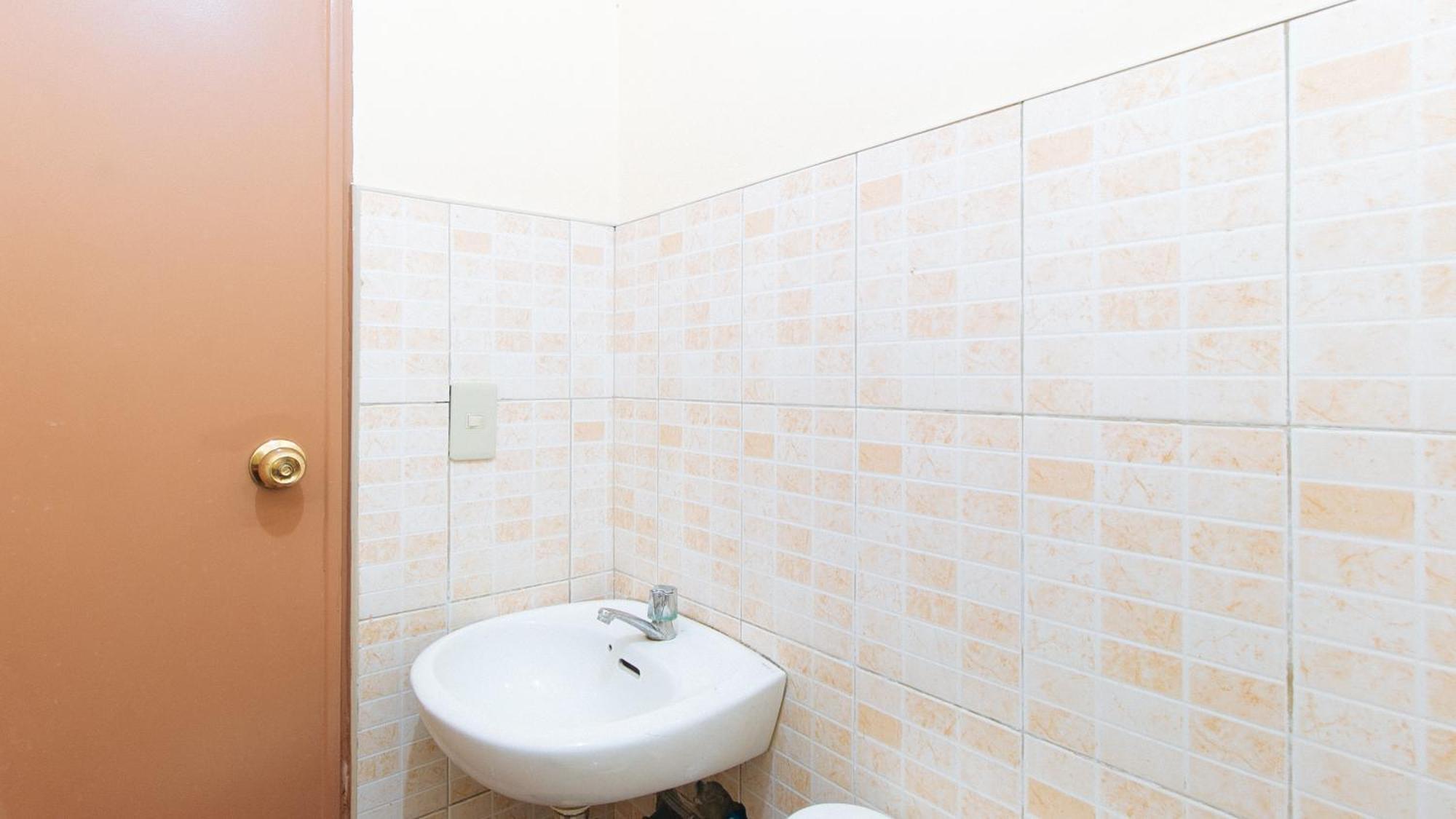 Reddoorz @ Goldland Spring Resort Urdaneta City Exterior photo