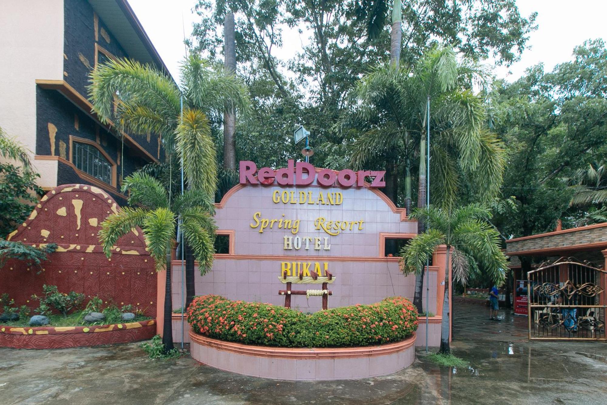 Reddoorz @ Goldland Spring Resort Urdaneta City Exterior photo